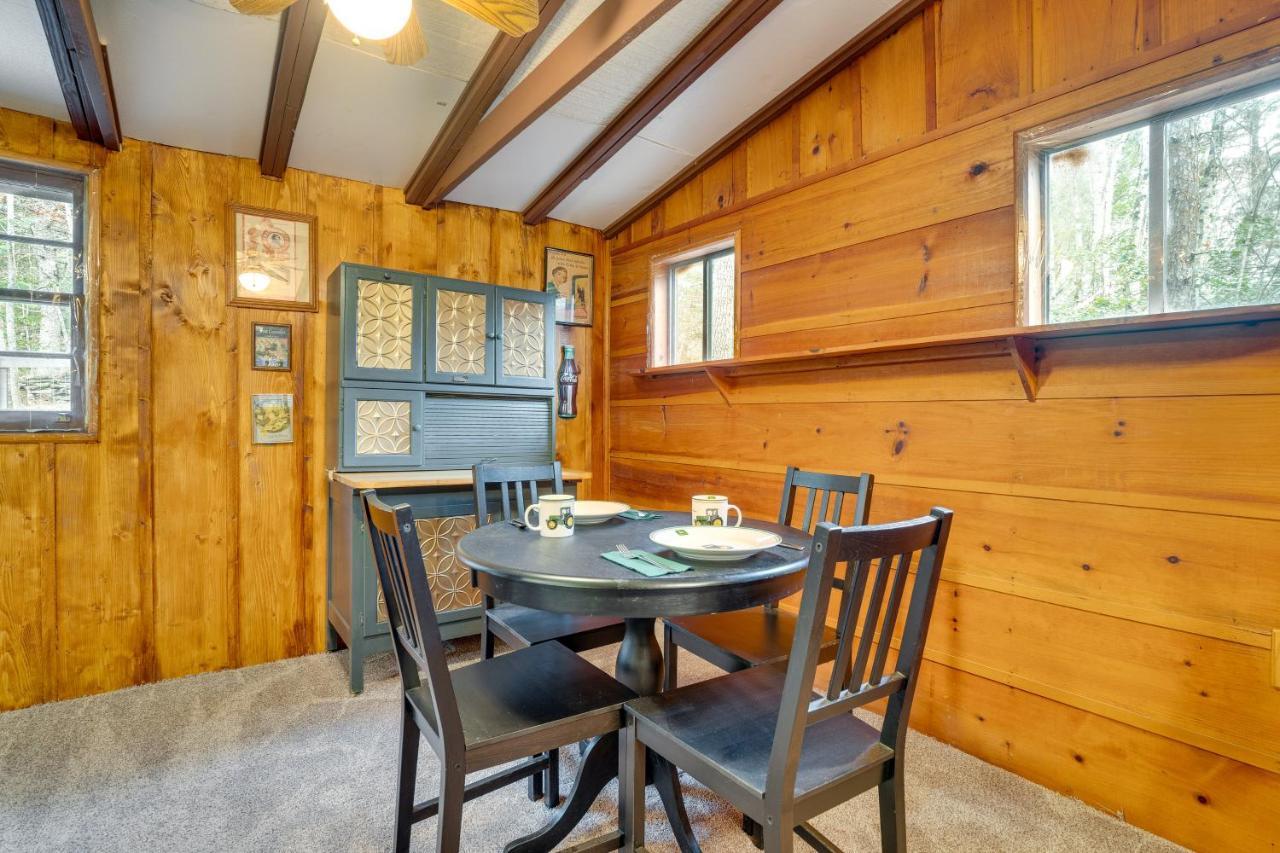 Peaceful Warne Cabin Fenced Yard And Screened Porch Brasstown Екстериор снимка