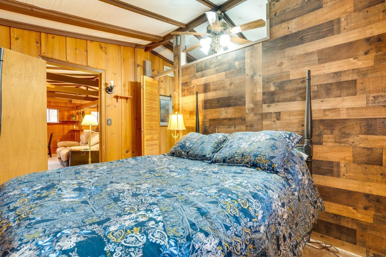 Peaceful Warne Cabin Fenced Yard And Screened Porch Brasstown Екстериор снимка