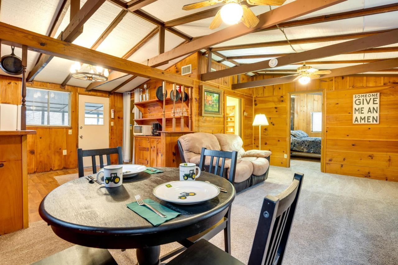 Peaceful Warne Cabin Fenced Yard And Screened Porch Brasstown Екстериор снимка
